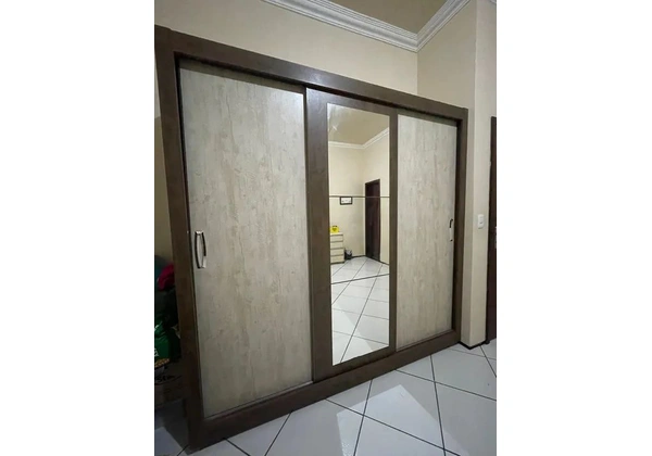 VENDO GUARDA-ROUPA EM PERFEITO ESTADO!