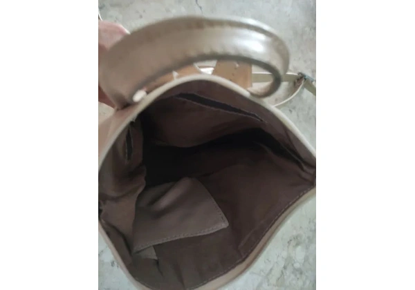 Mochila de couro feminina bege