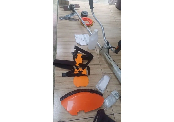 Roçadeira a combustão FS 380 2014 intacta