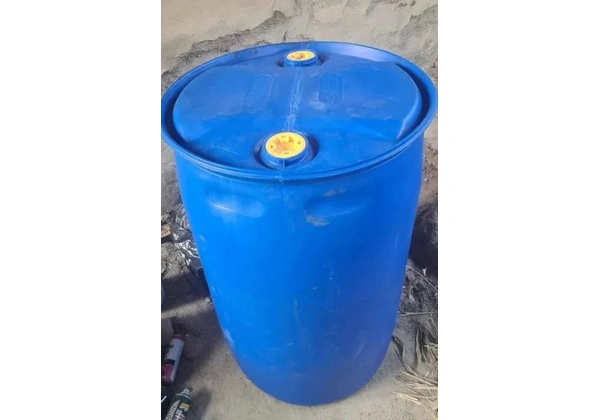 Bombona de plástico 200 litros, em perfeito estado