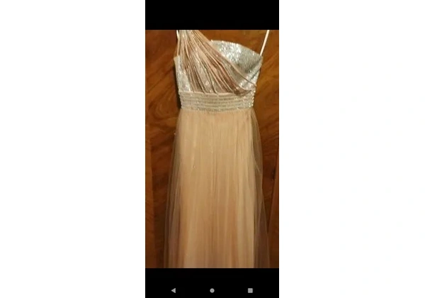 Vestido de Festa Rosa Importado. Coniefox de um ombro só
