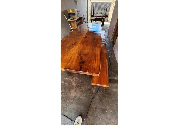 Mesa rústica de 3mts com bancos