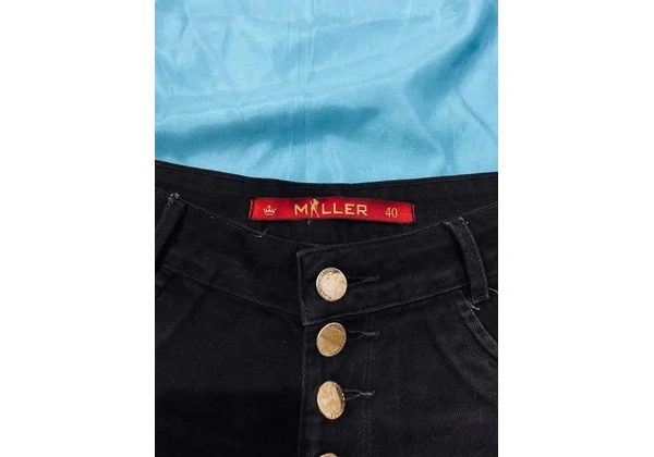 Short jeans Miller tamanho 40 15 reais apenas