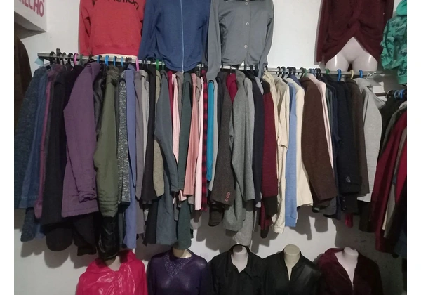 ROUPAS SEMINOVAS FEMININAS DE FRIO!