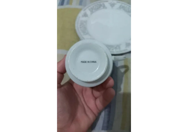 Jogo de porcelana com 1 xícara, 1 pires e 1 prato (Trisa Fine Porcelain)