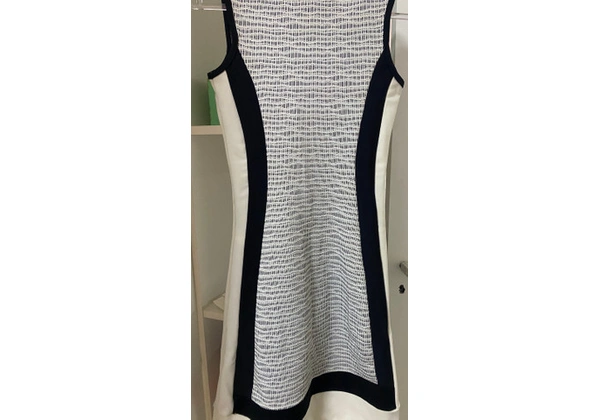 Vestido em bandagem