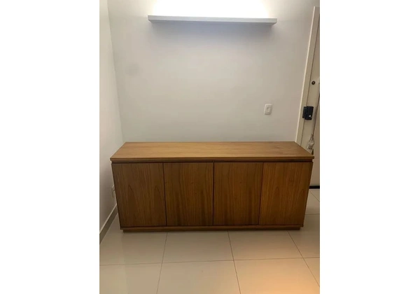 Aparador buffet em madeira