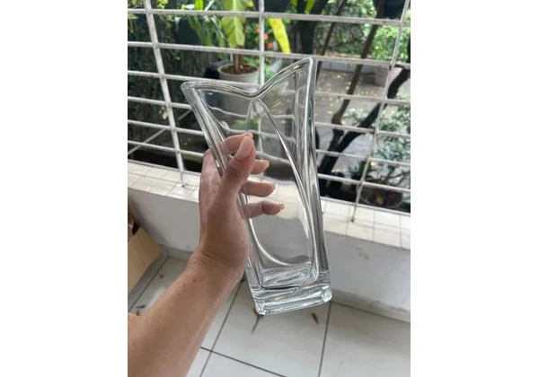 Lindo Vaso Decorativo de Vidro 22, 5 x 11, 5cm