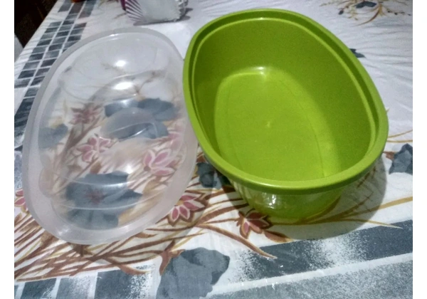 Porta pães com tampa Plasutil.