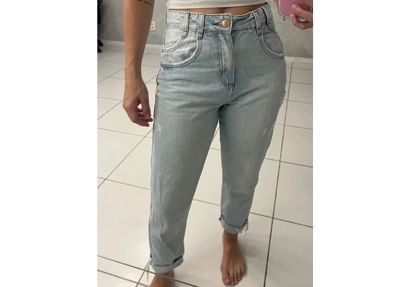Calça mom cintura alta