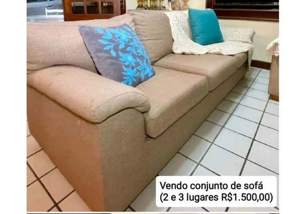 Sofás de três e dois lugares