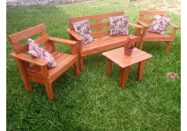 Bancos para jardim.
