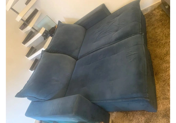 Sofa retrátil sem detalhes
