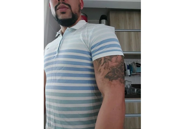 Polo Lacoste.