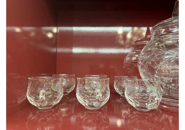 Poncheira, concha, 10 xícaras cristal Bohemia toda lapidada a mão .