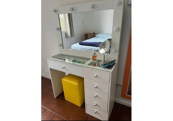 PENTEADEIRAS CAMARIM COM VALORES ACIMA DE 550, 00