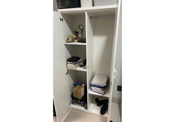 Multiuso/guarda roupa