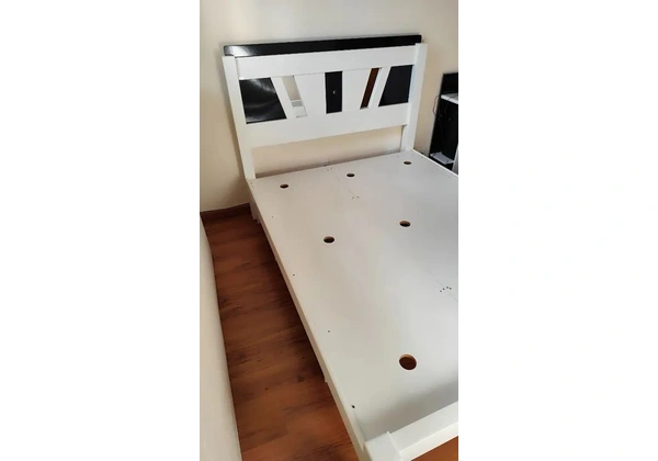 Cama de casal e colchão