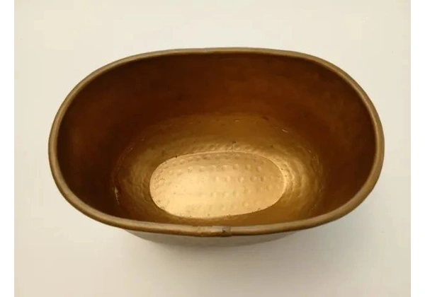 Cachepô Oval em Metal Dourado 14 cm x 24 cm x 14 cm