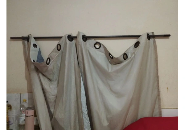 Cortina para janela semi nova, pratika lisa slim