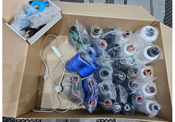 Maquina Overlock nova