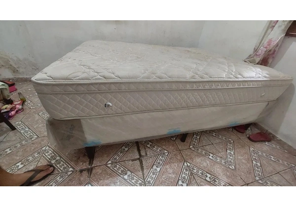 Cama box de molas ensacadas