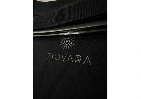 blusa ziovara preta com decote e manga estampada - tam g