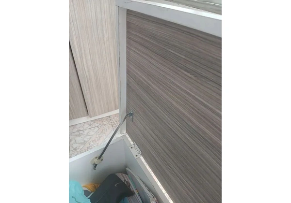 Baú bege e branco