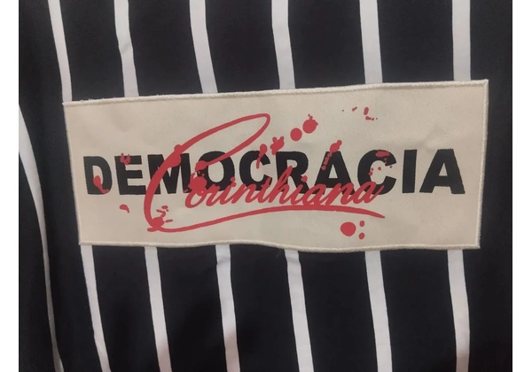 Camisa Corinthians democracia
