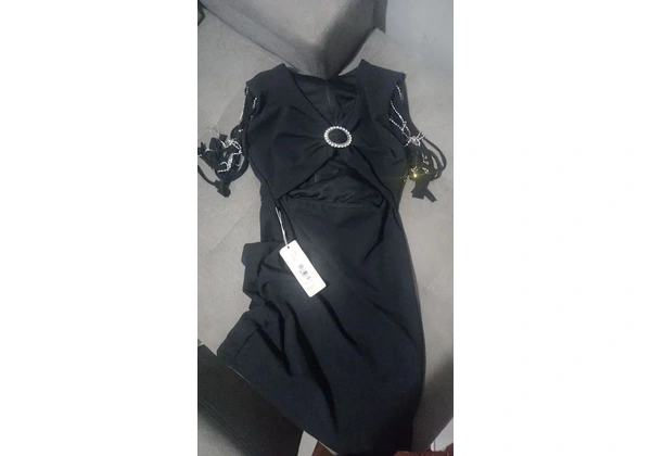 Vestido preto pra festa