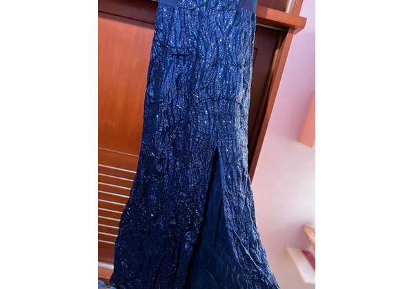 Vestido de baile azul marinho