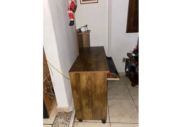 Escrivaninha MDP em ótimo estado