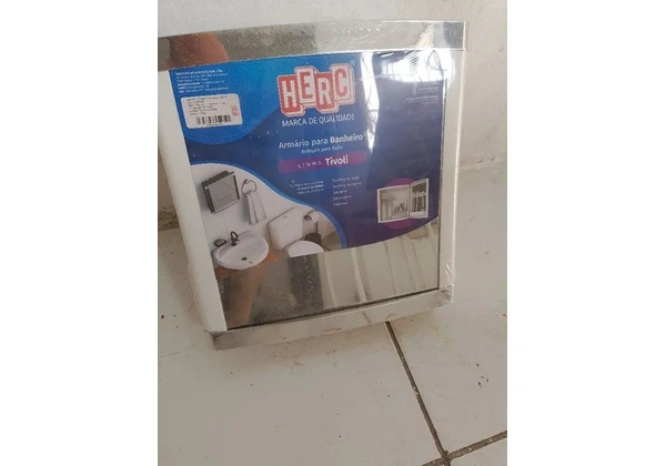 Armário plástico pra banheiro