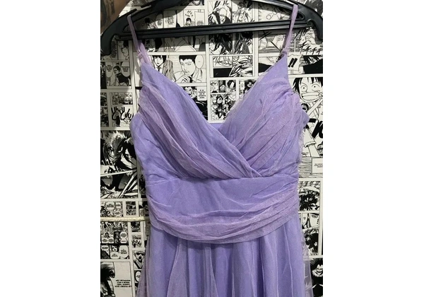 Vestido roxo curto de festa