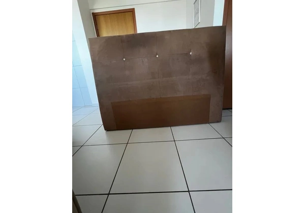 Cabeceira super conservada