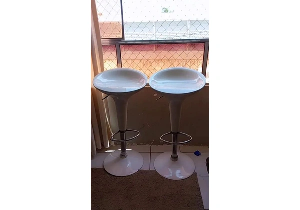 Bancos para balcão sala ou cozinha