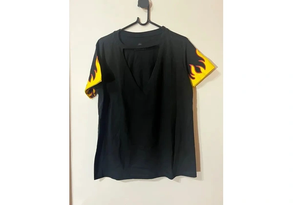 blusa ziovara preta com decote e manga estampada - tam g