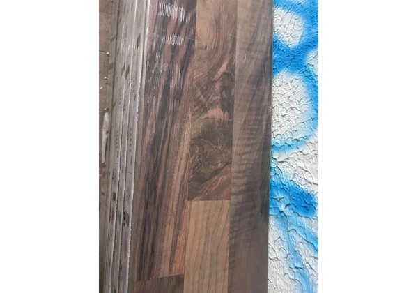 Piso laminado HOLZTEK Origem alemã - Ticino Walnut