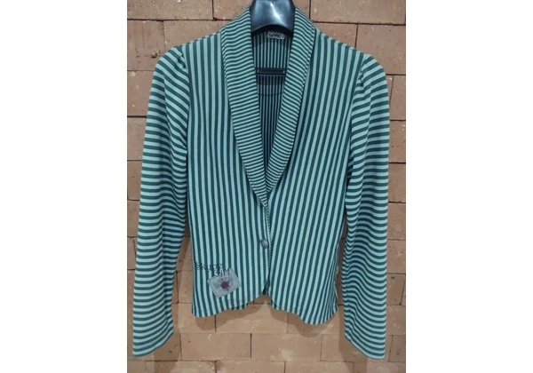 Casaco listrado verde e branco