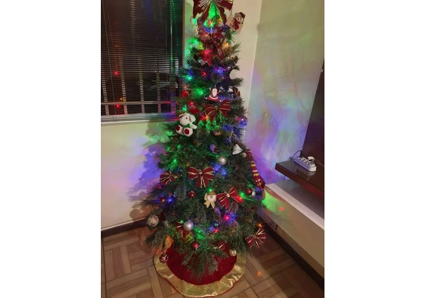 Árvore de Natal 1, 80m com Enfeites + Pisca Pisca