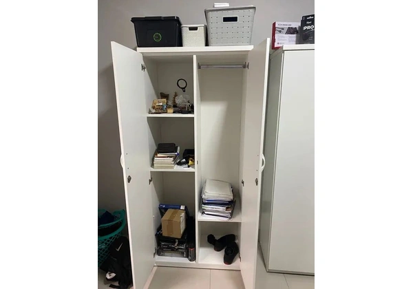 Multiuso/guarda roupa