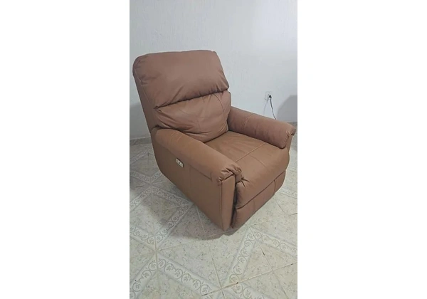 Poltrona Reclinável elétrica de Couro
