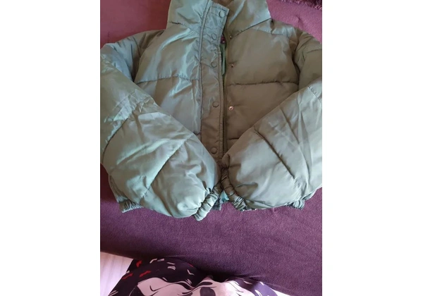 Jaqueta Puffer verde exército