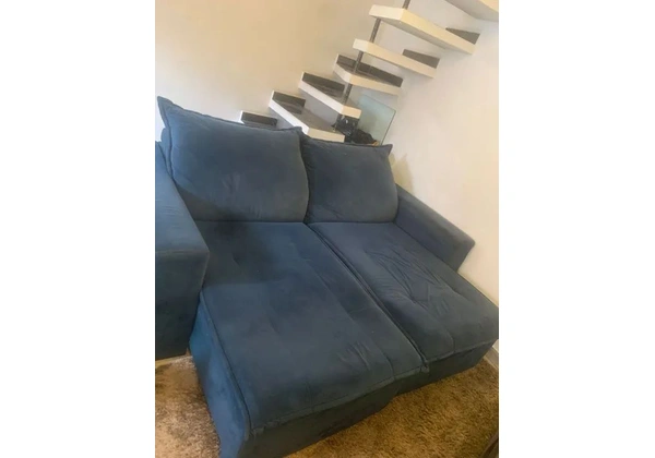 Sofa retrátil sem detalhes