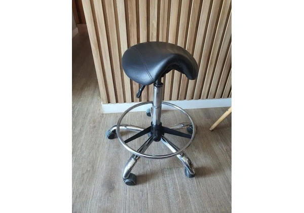 Banco Tipo Mocho Sela - 92cm de Altura - P/ Estética, Tatuador, Dentista, etc.