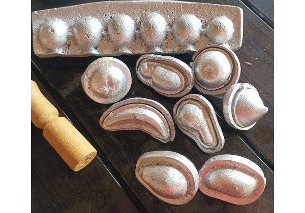 Formas em alumínio batido para artesanatos