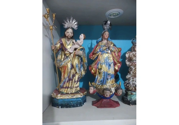 Nossa senhora em madeira