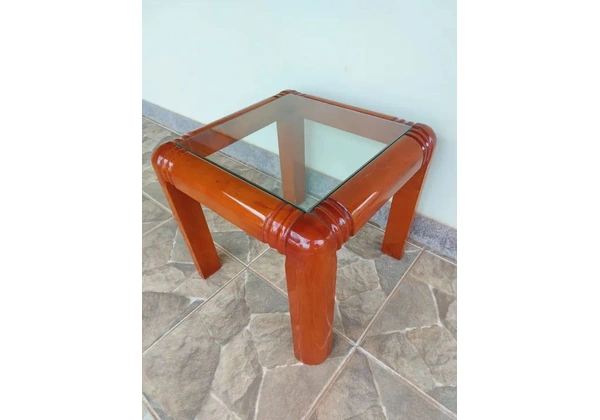 Mesa em Madeira Maciça