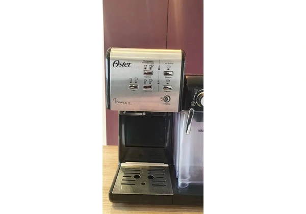 Cafeteira Oster Prima Latte - Semi-nova e em excelente estado!