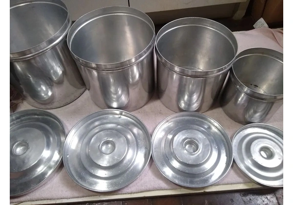 Conjunto de 4 potes de aluminio Vigor porta mantimentos